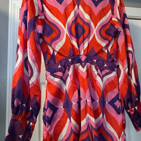 Alexis Geometric Print Romper Pink Red Purple XS Long Sleeve NWOT - Picture 7 of 8